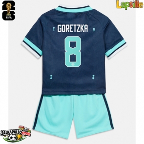 Saksa Leon Goretzka #8 Vieraspaita Lapsille MM-kisat 2026 Lyhythihainen (+ shortsit)